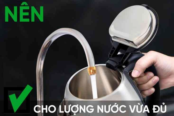 Cứ tưởng đun nước đổ đầy ấm sẽ tiết kiệm điện ai ngờ nhiều hiểm họa thế này - 3