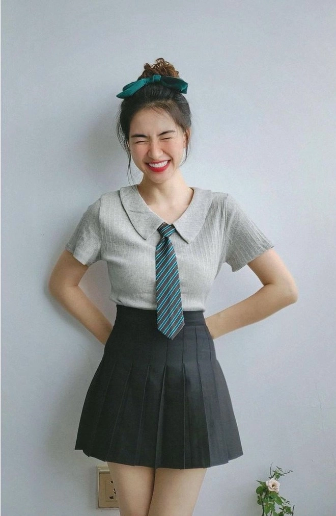 cưa sừng quàng khăn đỏ lưu hương giang gượng gạo nhã phương như học sinh tiểu học - 2
