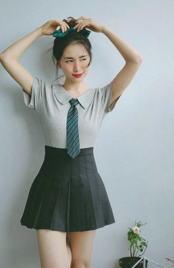 cưa sừng quàng khăn đỏ lưu hương giang gượng gạo nhã phương như học sinh tiểu học - 3