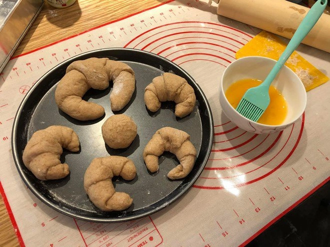 Cùng làm một loại bánh tiến đạt và vợ lam trường than trời vì ra hình thù nhạy cảm - 2