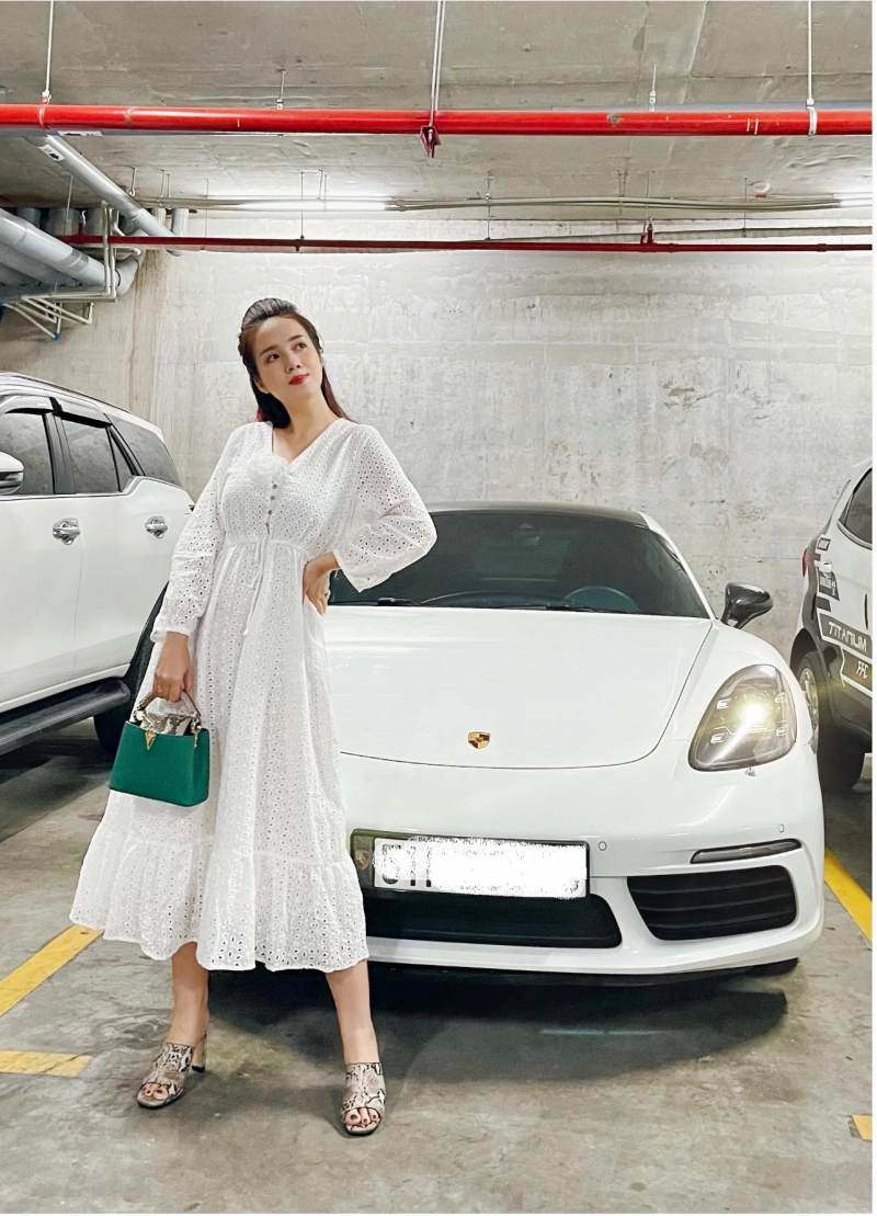 Cựu hotgirl xứ huế sang chảnh từ trong bếp đến khi ra đường nhìn bst hàng hiệu còn ngợp hơn - 7