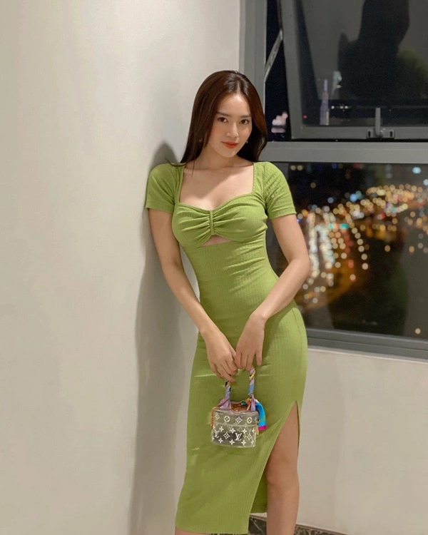Đẳng cấp ngôi sao của lan ngọc che nắng thôi cũng phải là kính và khăn chục triệu - 17