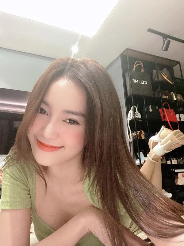 Đẳng cấp ngôi sao của lan ngọc che nắng thôi cũng phải là kính và khăn chục triệu - 20