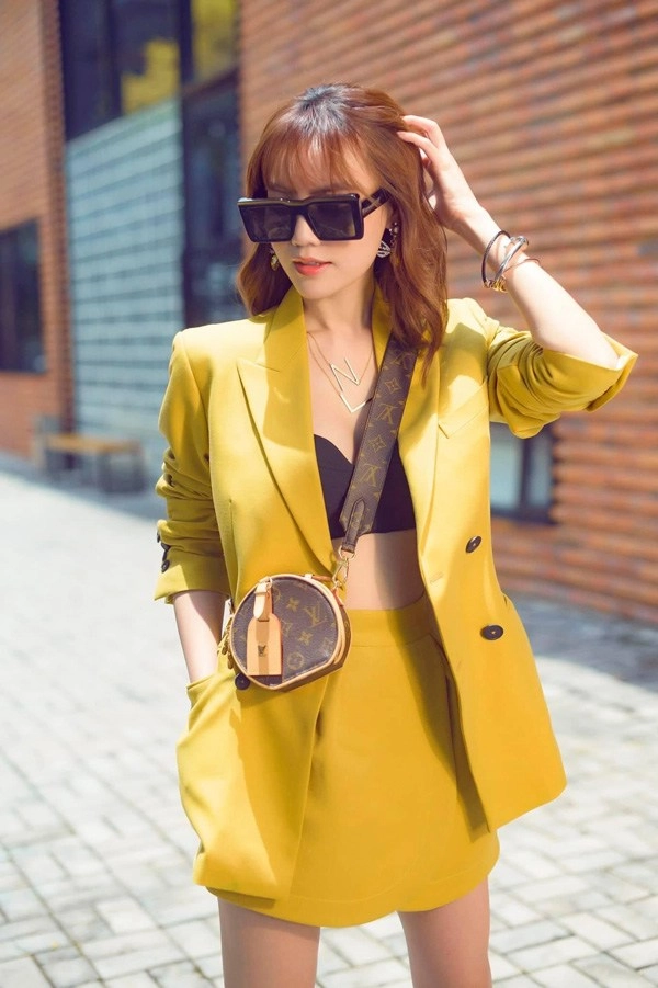 Đẳng cấp ngôi sao của lan ngọc che nắng thôi cũng phải là kính và khăn chục triệu - 16