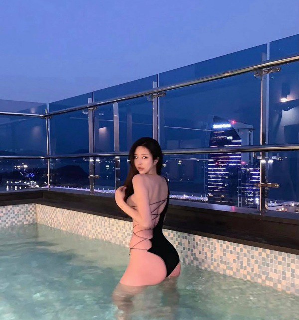 Dáng đẹp đến mức bị đồn cắt xương sườn đại hot girl phải chụp x quang chứng minh - 10