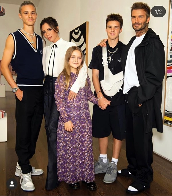 David beckham bị phản đối vì cho con gái diện váy ren gợi cảm - 13