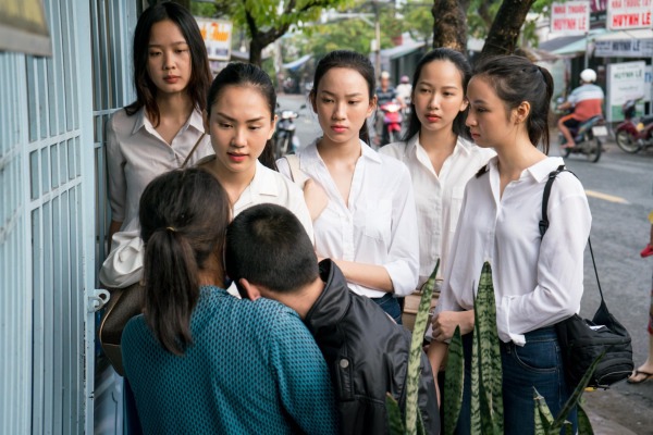 Để mặt mộc đi làm từ thiện liệu dàn thí sinh hoa hậu việt nam còn lung linh hay không - 2