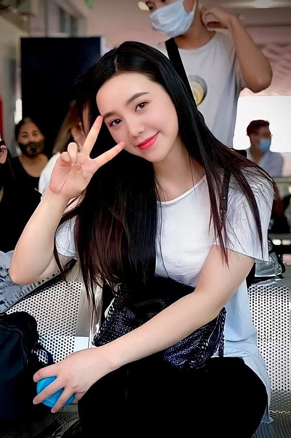 Đi hien máu tình nguyen quynh kool gây chú ý vì mac goi cam - 16