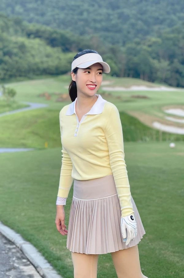 Diện đồ thể thao thôi đỗ mỹ linh có cần gợi cảm như vầy không - 15