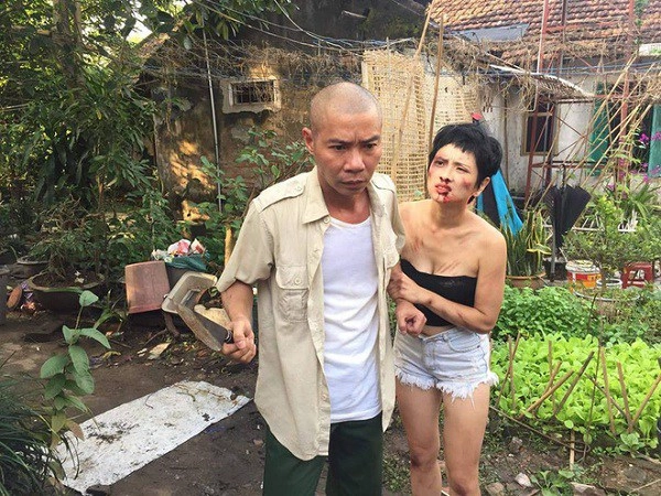 Đỏ mặt trước những kiểu trang phục hớ hênh trong phim việt khán giả xem cũng phải bức xúc - 6