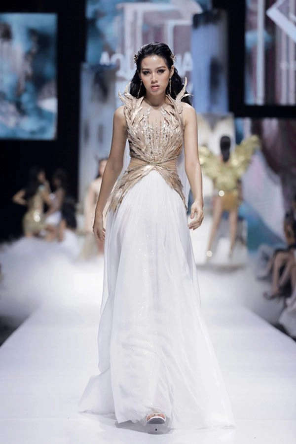 Đỗ thị hà bắn tiếng anh như gió không dùng phiên dịch tại miss world - 13