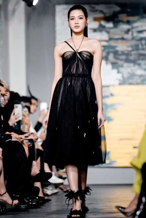 Đỗ thị hà bắn tiếng anh như gió không dùng phiên dịch tại miss world - 16