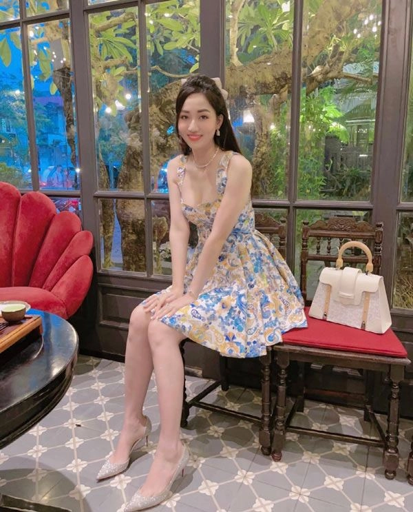 Đụng túi gần 130 triệu với ngọc trinh á hậu nhà giàu vẫn xinh đẹp như công chúa - 3