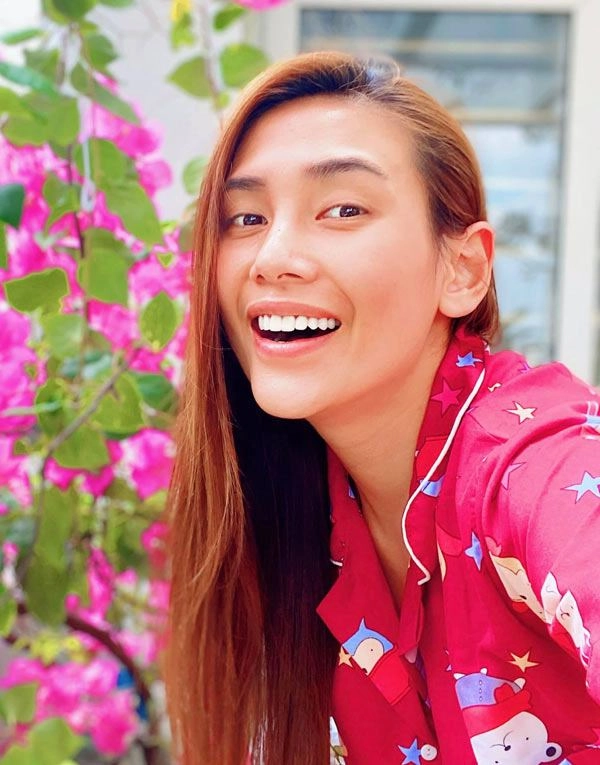 Được ở bên cạnh người yêu võ hoàng yến ăn mặc như teen girl - 12