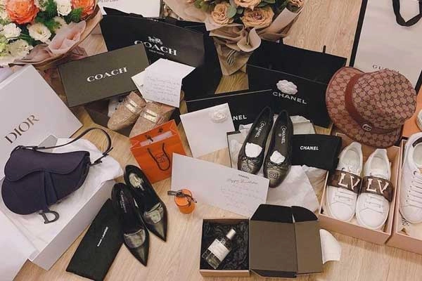 Em gái diệp lâm anh mừng sinh nhật chị không quên chặt chém với cây hàng hiệu - 17