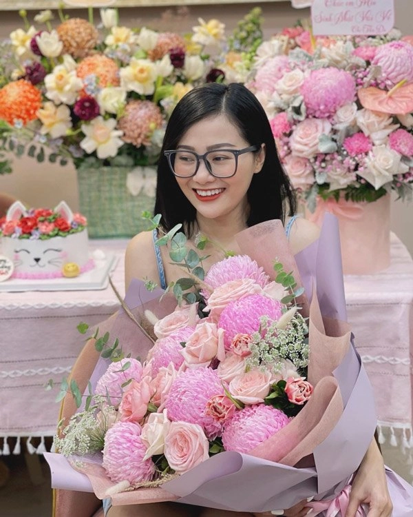 Em gái hoàng tử quang vinh xinh đẹp sành điệu có gu ăn mặc khác hẳn anh trai - 4