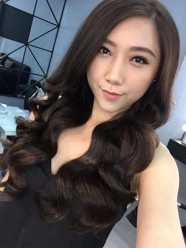 Em gái trấn thành thích diện đồ đen dùng hàng hiệu tinh tế không kém anh trai - 2