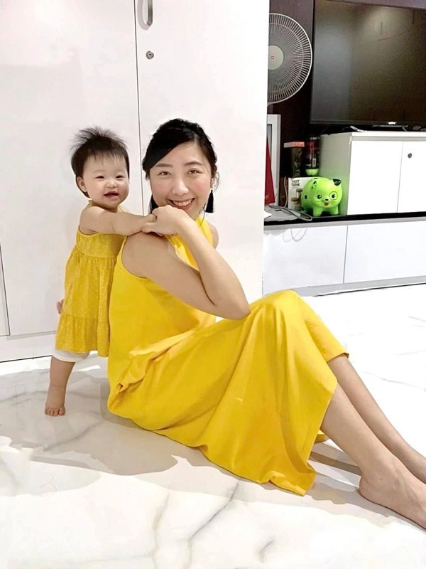 Em gái trấn thành thích diện đồ đen dùng hàng hiệu tinh tế không kém anh trai - 15