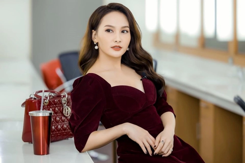Hạ sinh tiểu công chúa bảo thanh được chồng thưởng nóng túi hiệu trăm triệu - 4