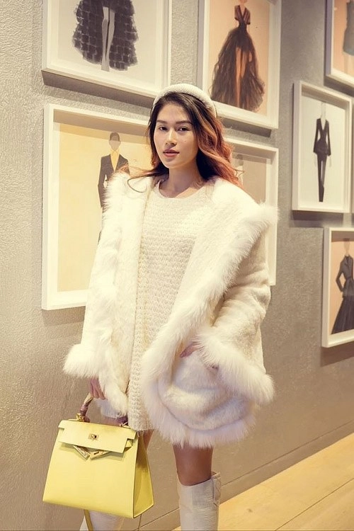 Hàng hiệu trải dài nữ chính đóng cặp trấn thành làm lóa mắt người nhìn với style dát vàng - 15