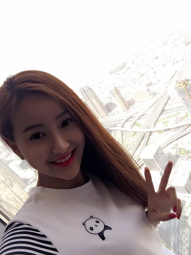 Hành trình lột xác phong cách từ á quân the face đến miss globe 2017 của khánh ngân - 2