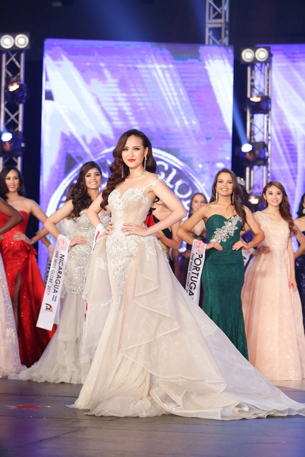 Hành trình lột xác phong cách từ á quân the face đến miss globe 2017 của khánh ngân - 8