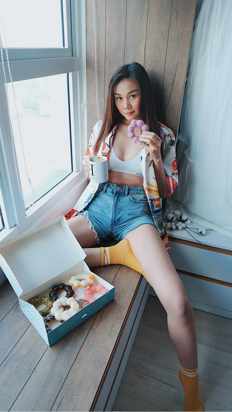 Hết thời váy áo lộng lẫy chị em vbiz phối đủ kiểu đồ tập ở nhà một công đôi chuyện - 6
