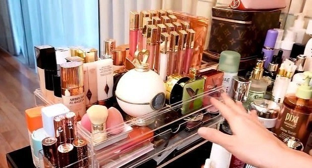 Hết xếp túi hermes chất đầy dinh thự cựu tiếp viên phủi tay sắm luôn rương trang điểm 4 tỷ - 7