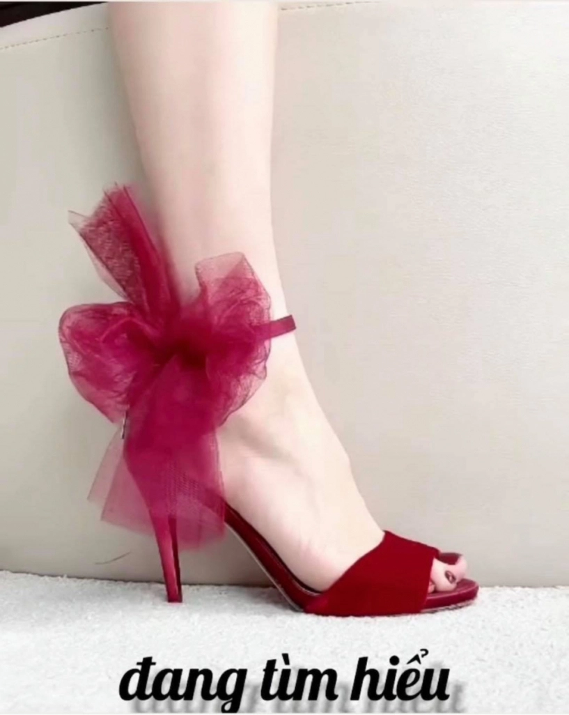 Hồ ngọc hà gây tranh cãi với gợi ý chọn đi giày đỏ khi vợ chồng xung đột - 2