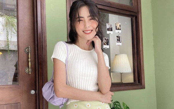 Hot girl quảng ninh mặc áo khoét rộng vòng 1 căng tròn như muốn nhảy xổ ra ngoài - 11