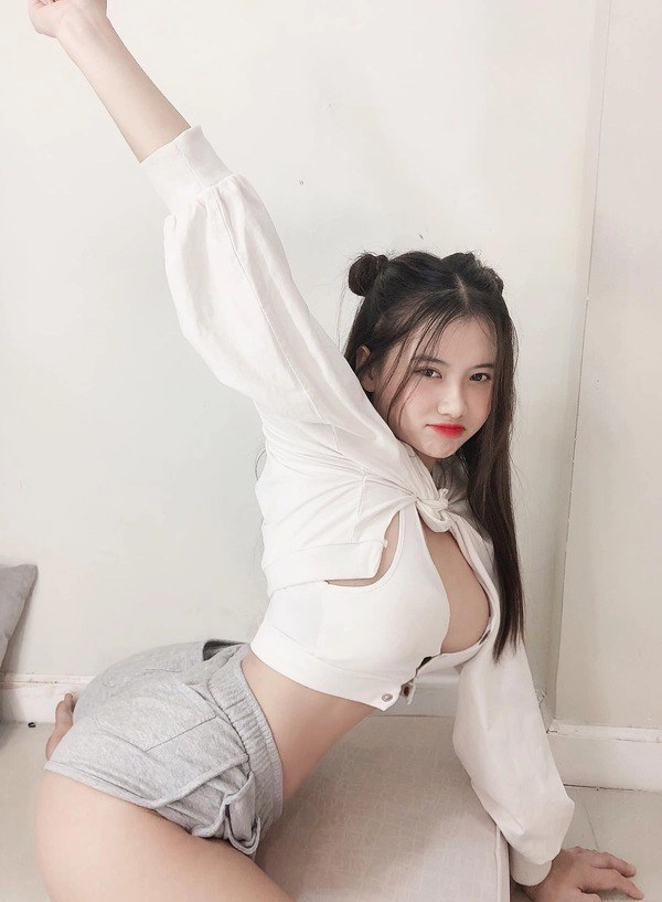 Hot girl sóc trăng mê diện đồ ngắn cũn có món xén quá cả vòng 3 - 8