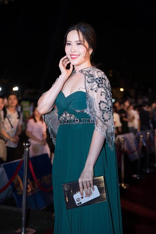 Hương giang chính là nàng hậu sở hữu chiếc váy đụng hàng nhiều nhất vbiz - 25