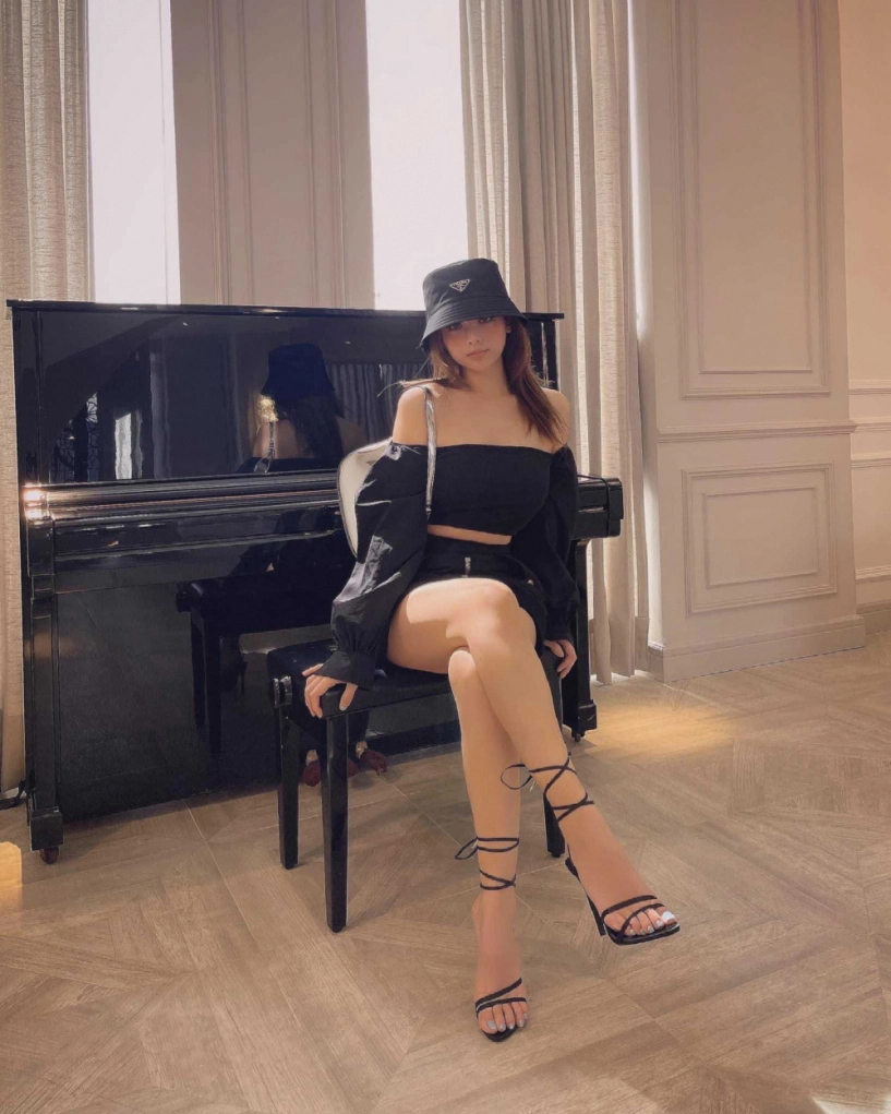 Huyền baby càng ngày ăn diện càng giống style nhức mắt của hotgirl bán hàng online - 8
