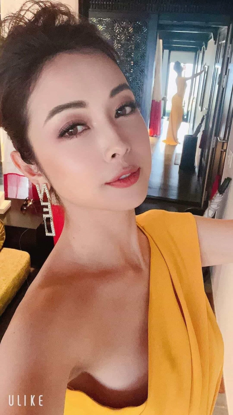 Jennifer phạm khoe ảnh selfie đẹp mê đường cong vóc dáng phản chiếu trong gương càng hút sóng - 1