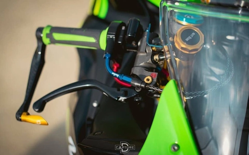Kawasaki zx-6r độ hào nhoáng với phong cách superbike - 3