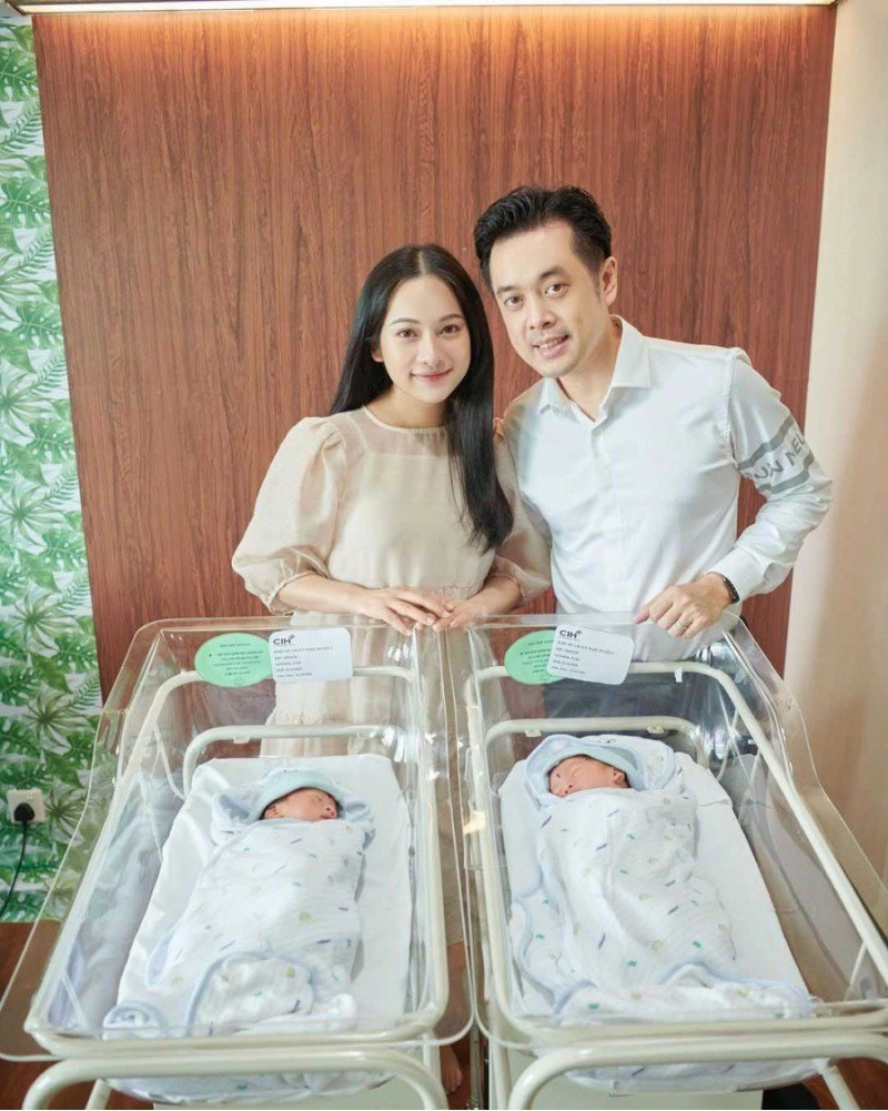 Khi các bà mẹ vbiz xuất viện sau sinh hà hồ sành điệu vẫn chưa màu mè bằng vy oanh - 4