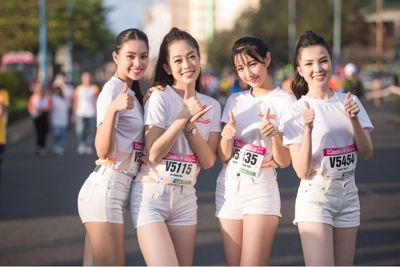Khi hoa hậu chạy marathon tiểu vy suýt lộ vòng 3 mai phương thuý bị gọi tên nhiều nhất - 9
