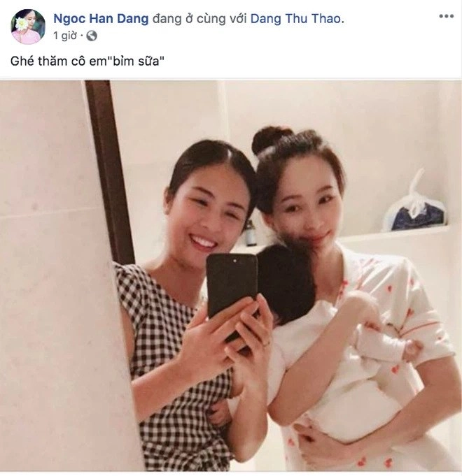 Khi hoa hậu làm mẹ bỉm cất hết váy áo lộng lẫy ở nhà mặc xoàng xĩnh nhận khó ra - 8