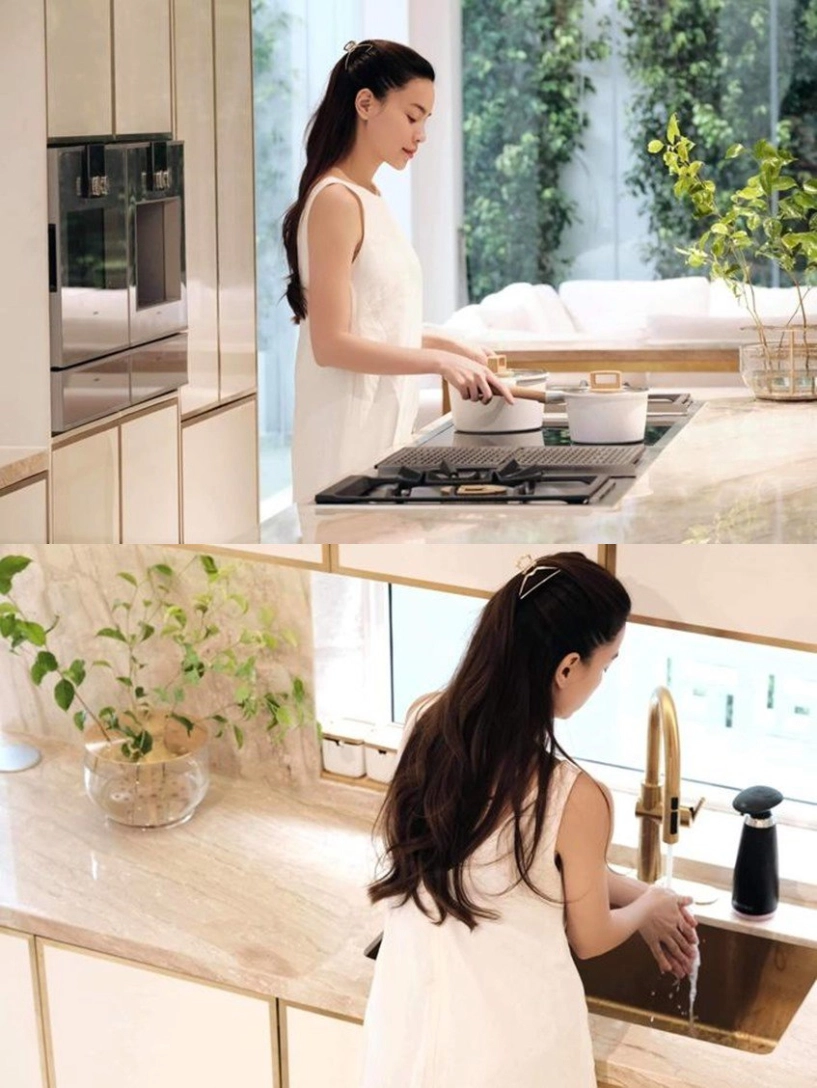 Khi sao vào bếp mùa giãn cách người đóng bộ kín bưng người chỉ chờ để hở - 3