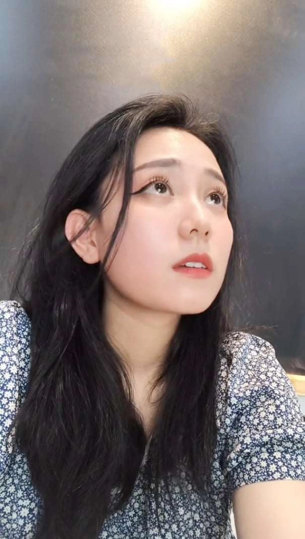 Không còn phùng mang trợn mắt cô giáo vật lý ghi điểm nhờ những bộ cánh nhìn là mê - 5