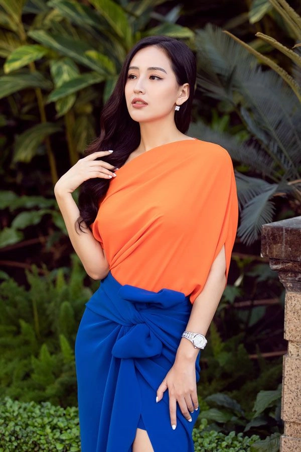 Không còn váy áo lộng lẫy thời điểm này các nàng hậu ghi điểm khi cùng diện 1 trang phục - 4