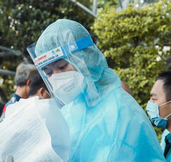 Không còn váy áo lộng lẫy thời điểm này các nàng hậu ghi điểm khi cùng diện 1 trang phục - 13