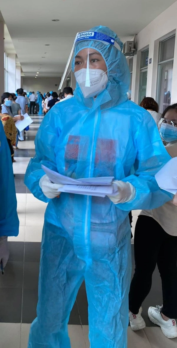 Không còn váy áo lộng lẫy thời điểm này các nàng hậu ghi điểm khi cùng diện 1 trang phục - 15