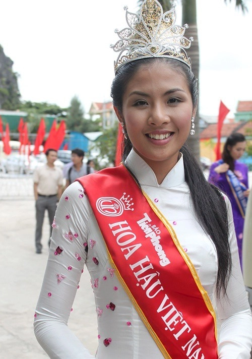 Không đụng dao kéo loạt hoa hậu rủ nhau sửa một điểm trên gương mặt lên đời luôn nhan sắc - 22