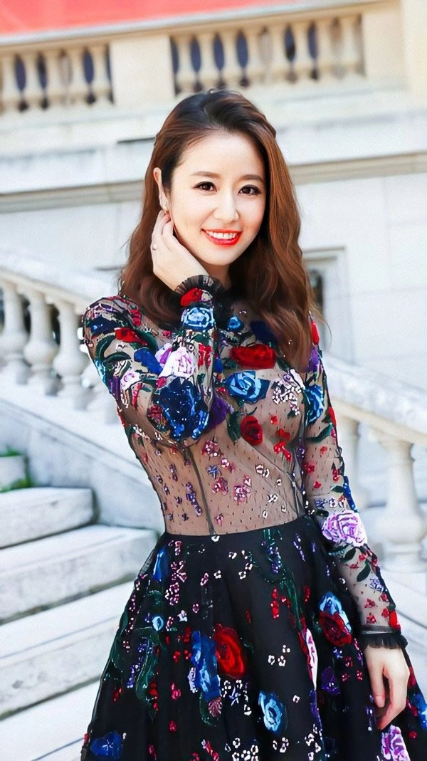 Lâm tâm như gặp hội bạn thân diện chiếc vòng nhìn thì đơn giản nhưng giá hơn 1 tỉ - 11