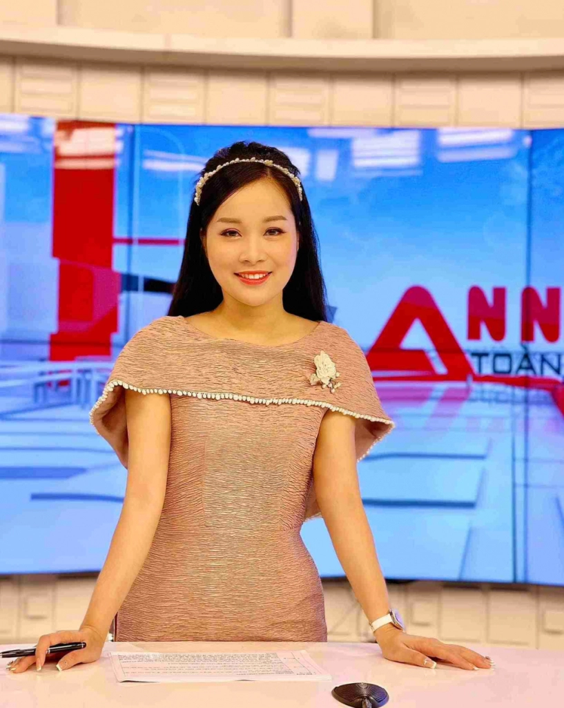 Làng btvcó thêm một biểu tượng thời trang công sở đẹp không kém mai ngọcmặc bánh bèo vẫnsang - 10
