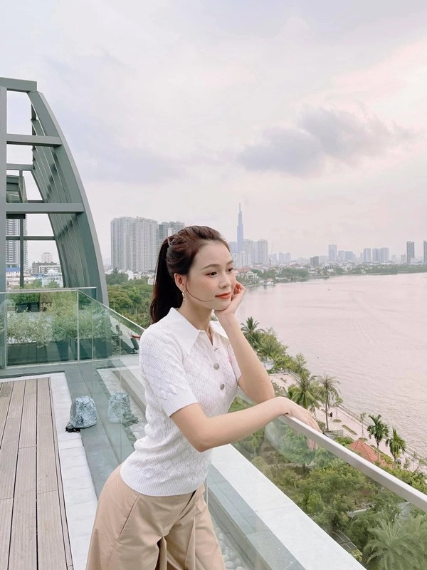 Lâu lâu mới diện bikini nữ diễn viên bị chê ăn mặc bất lịch sự - 15