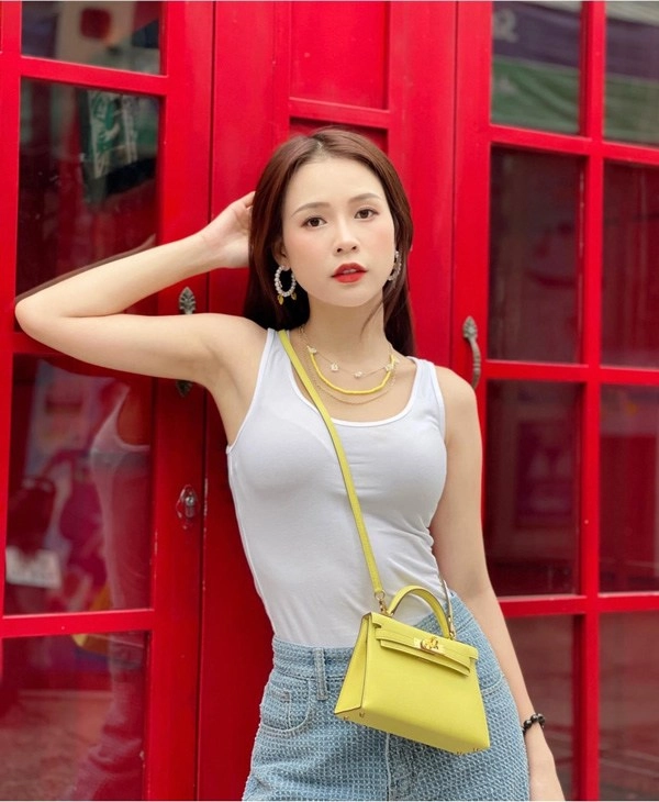 Lâu lâu mới diện bikini nữ diễn viên bị chê ăn mặc bất lịch sự - 17