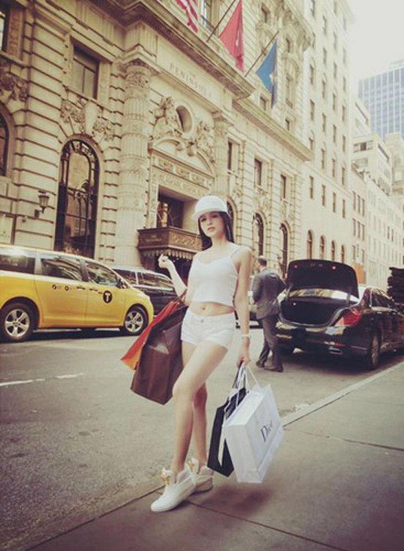 Lấy chồng và rút khỏi showbiz hotgirl hà thành vẫn được chú ý với loạt đồ hiệu sang chảnh - 4