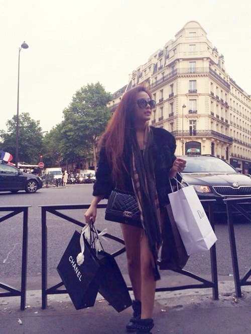 Lấy chồng và rút khỏi showbiz hotgirl hà thành vẫn được chú ý với loạt đồ hiệu sang chảnh - 5